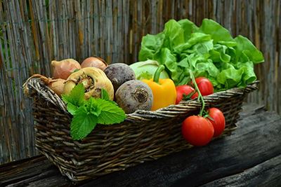 Fresh vegetable and fruit packaging